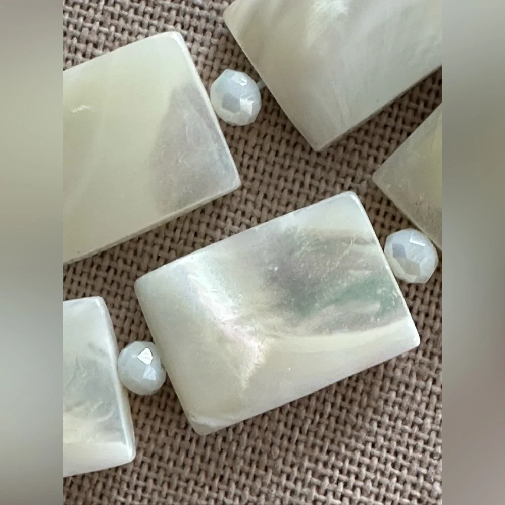 24 inch Mother of Pearl (MOP) bead Necklace NWOT - Picture 10 of 13